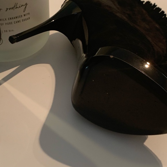 Authentic suede black Burberry boots - Picture 6 of 10